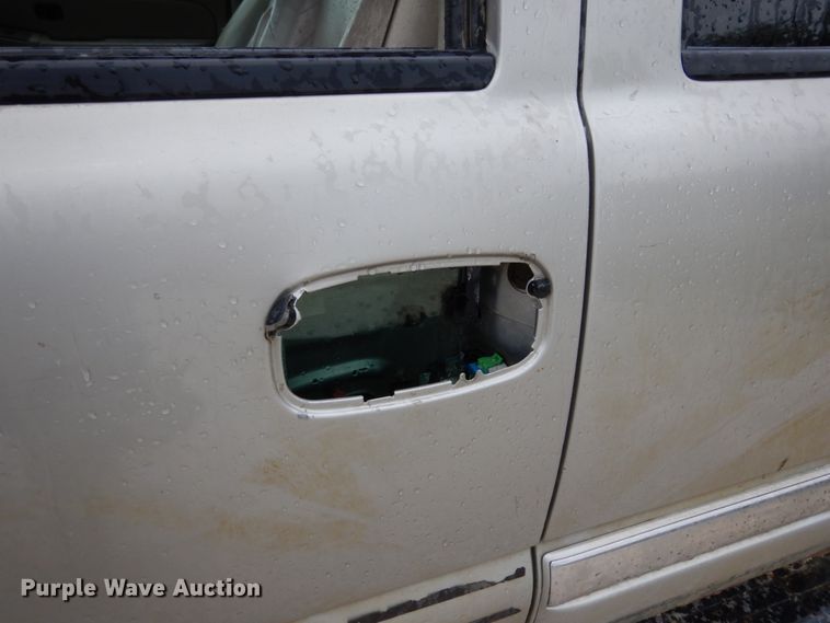 image for item II9691 2005 GMC Yukon XL  SUV
