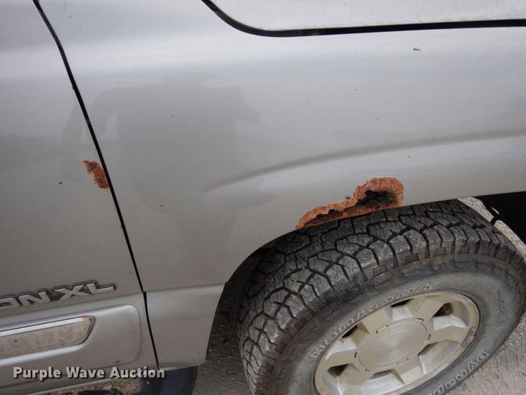 image for item II9691 2005 GMC Yukon XL  SUV