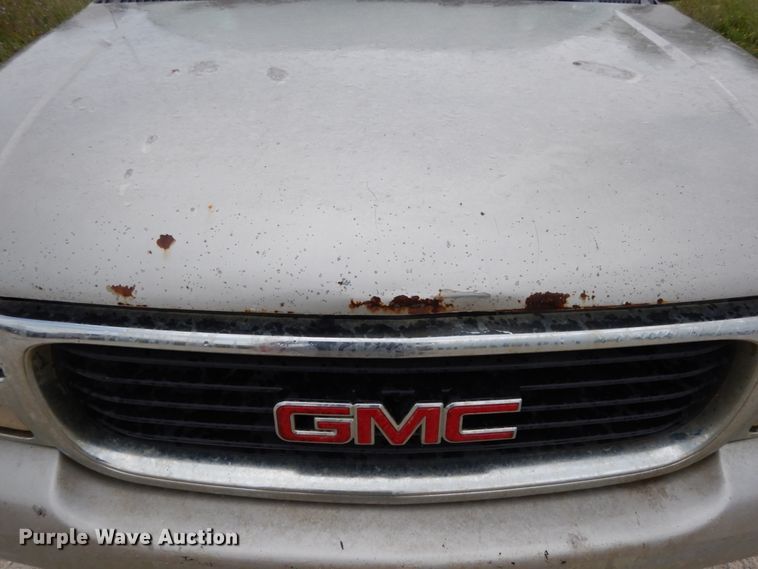 image for item II9691 2005 GMC Yukon XL  SUV