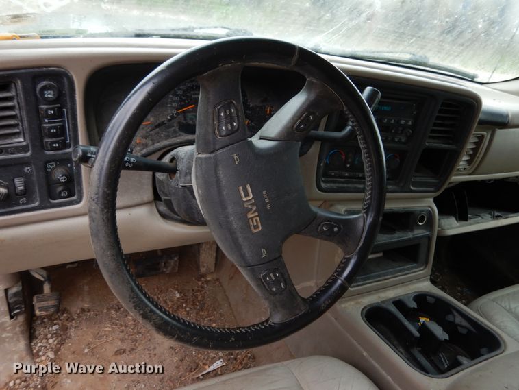 image for item II9691 2005 GMC Yukon XL  SUV