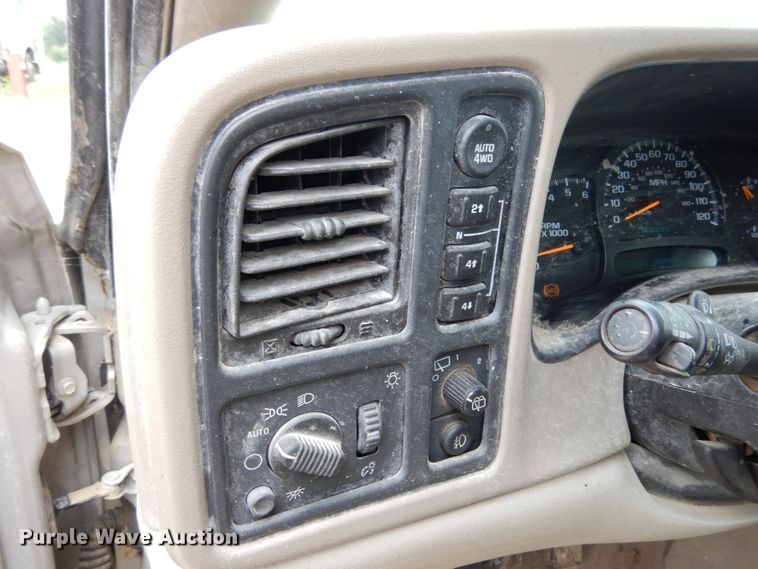 image for item II9691 2005 GMC Yukon XL  SUV