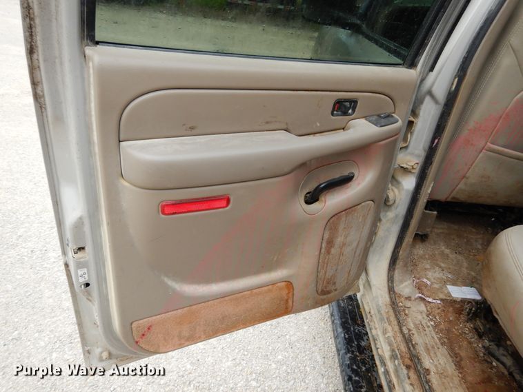 image for item II9691 2005 GMC Yukon XL  SUV