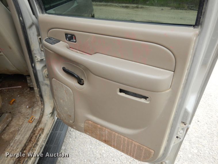 image for item II9691 2005 GMC Yukon XL  SUV