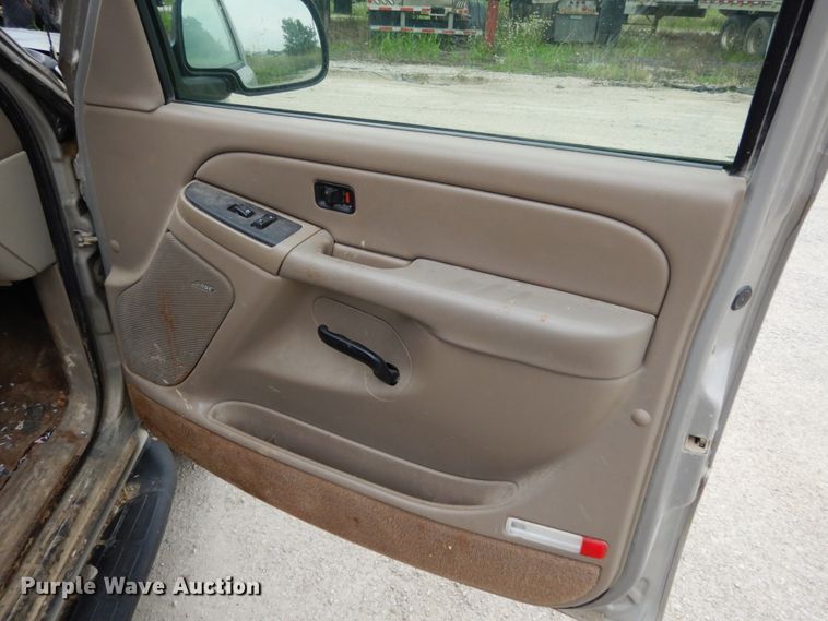 image for item II9691 2005 GMC Yukon XL  SUV