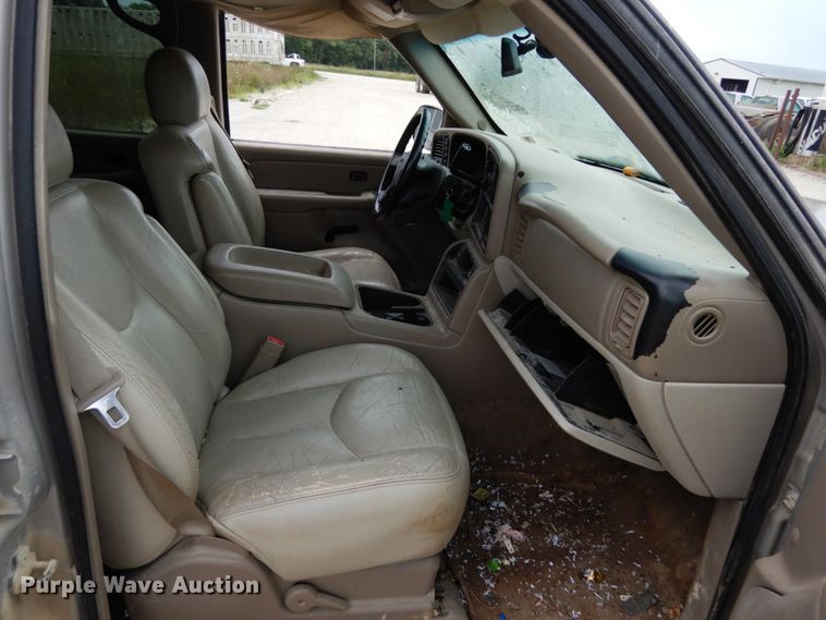 image for item II9691 2005 GMC Yukon XL  SUV