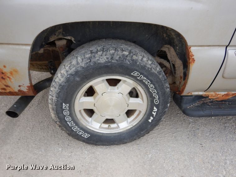 image for item II9691 2005 GMC Yukon XL  SUV