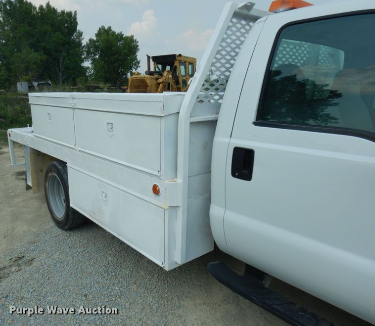 image for item IL9928 2007 Ford F450 Super Duty  flatbed truck