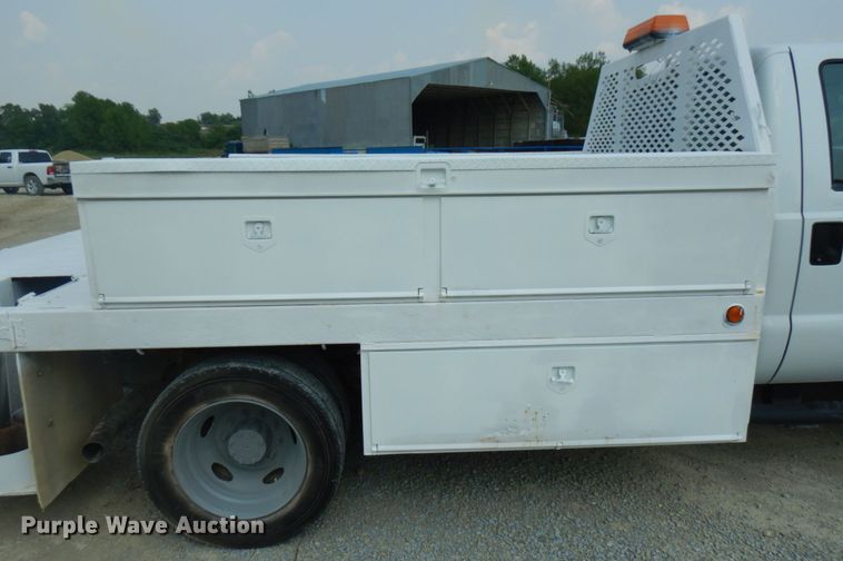 image for item IL9928 2007 Ford F450 Super Duty  flatbed truck