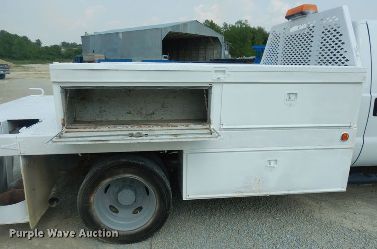 image for item IL9928 2007 Ford F450 Super Duty  flatbed truck