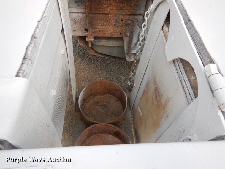 image for item IL9928 2007 Ford F450 Super Duty  flatbed truck