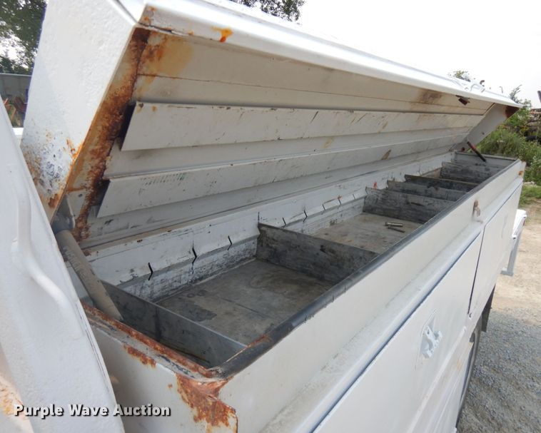 image for item IL9928 2007 Ford F450 Super Duty  flatbed truck