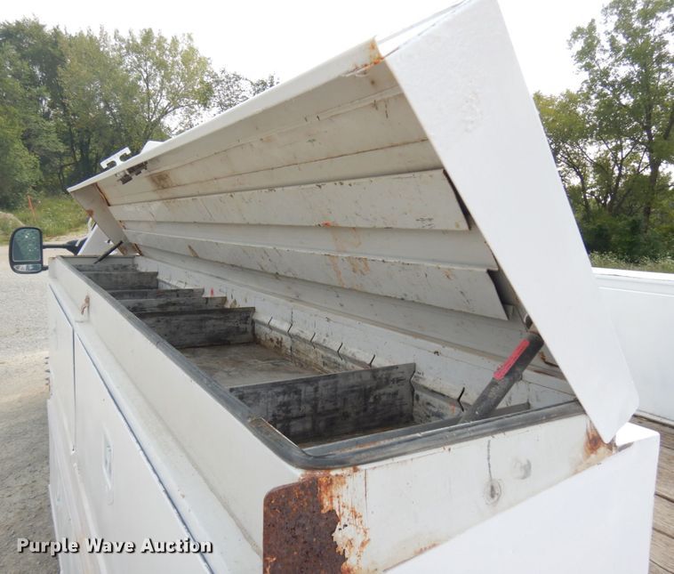 image for item IL9928 2007 Ford F450 Super Duty  flatbed truck