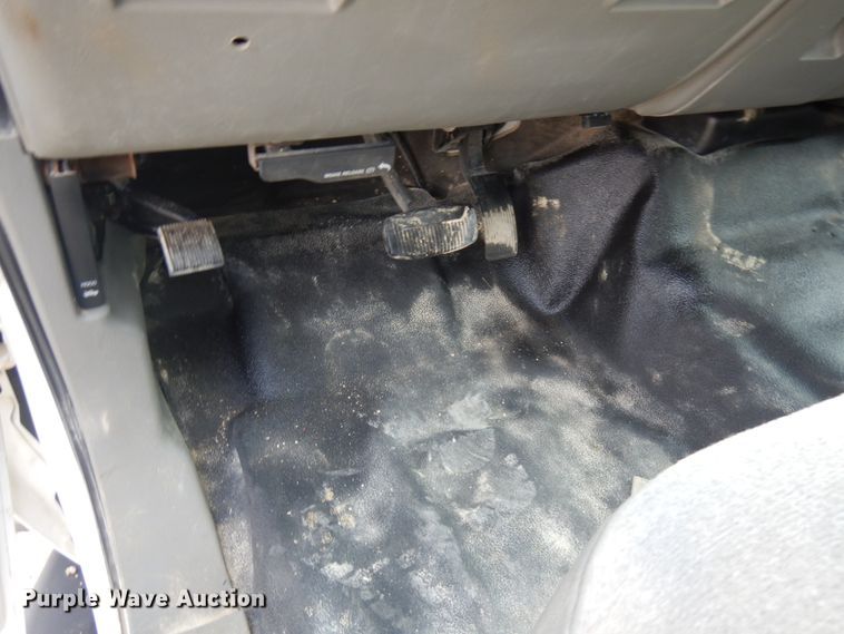 image for item IL9928 2007 Ford F450 Super Duty  flatbed truck