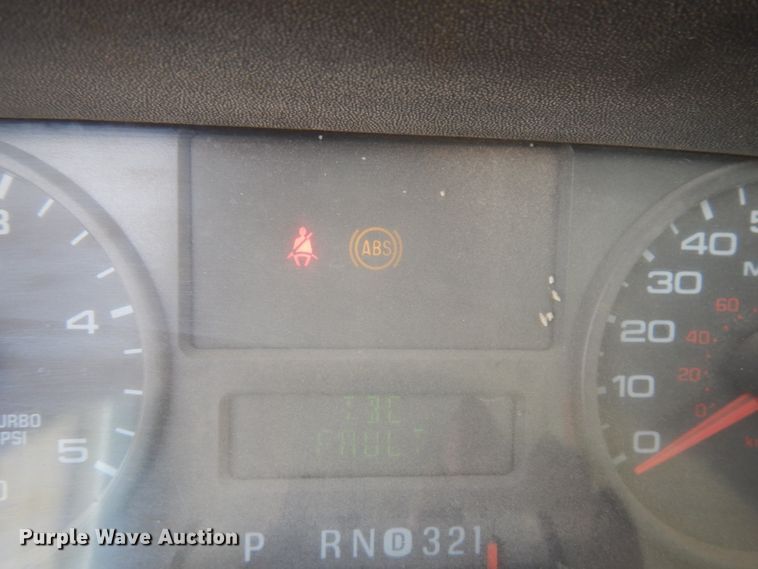 image for item IL9928 2007 Ford F450 Super Duty  flatbed truck