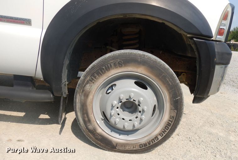 image for item IL9928 2007 Ford F450 Super Duty  flatbed truck