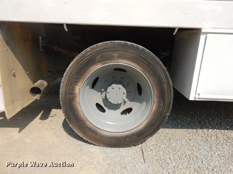 image for item IL9928 2007 Ford F450 Super Duty  flatbed truck