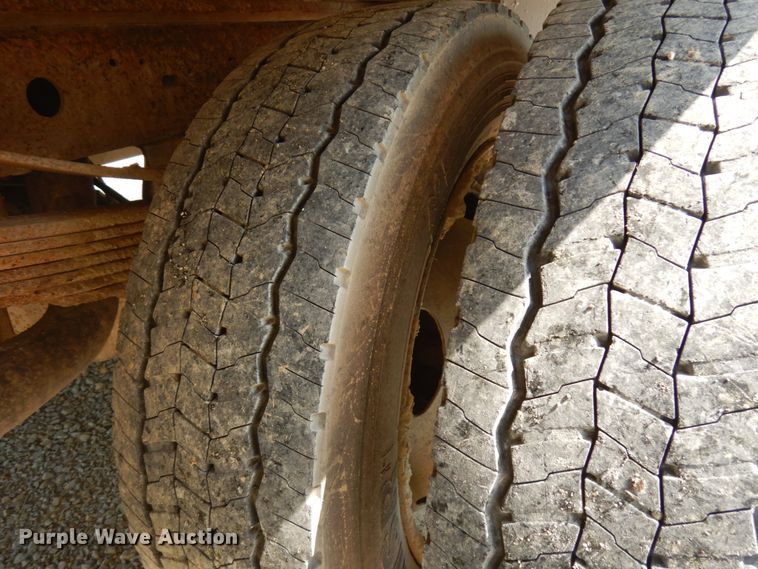 image for item IL9928 2007 Ford F450 Super Duty  flatbed truck