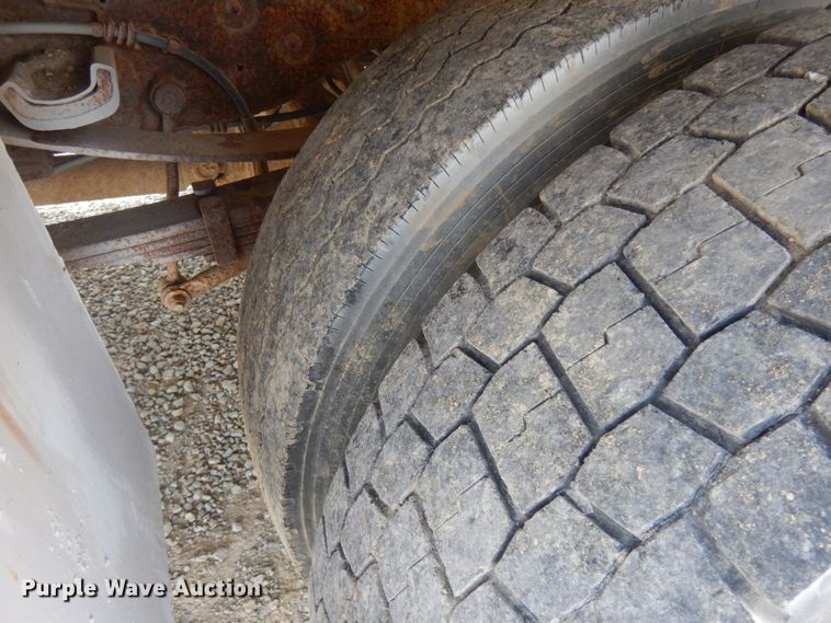 image for item IL9928 2007 Ford F450 Super Duty  flatbed truck