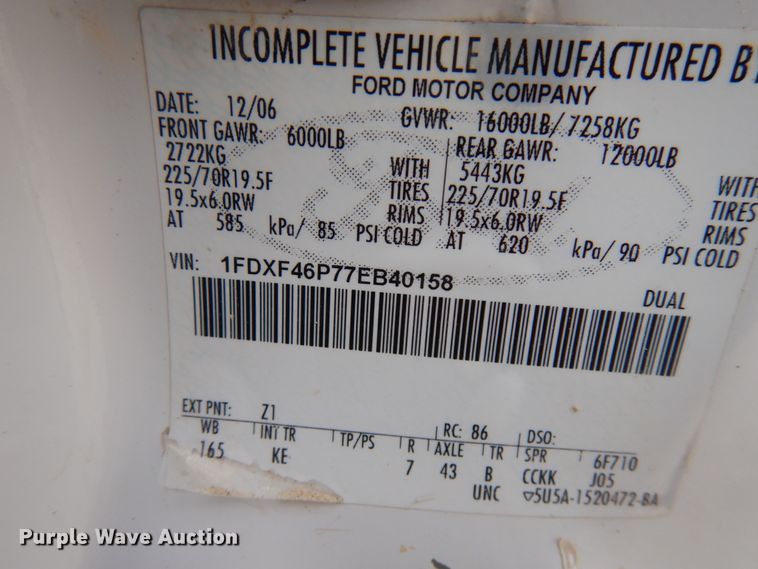 image for item IL9928 2007 Ford F450 Super Duty  flatbed truck