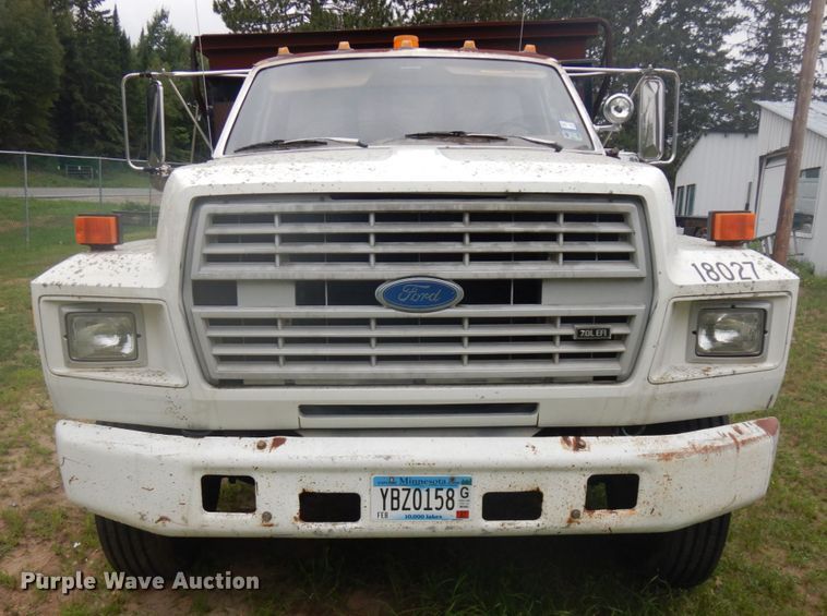 image for item IL9929 1991 Ford F700  dump truck