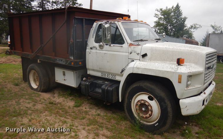 image for item IL9929 1991 Ford F700  dump truck