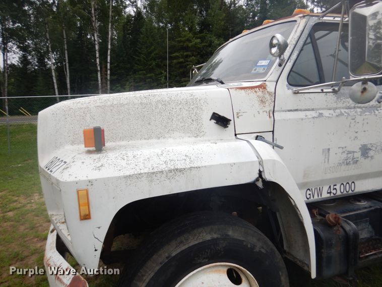 image for item IL9929 1991 Ford F700  dump truck