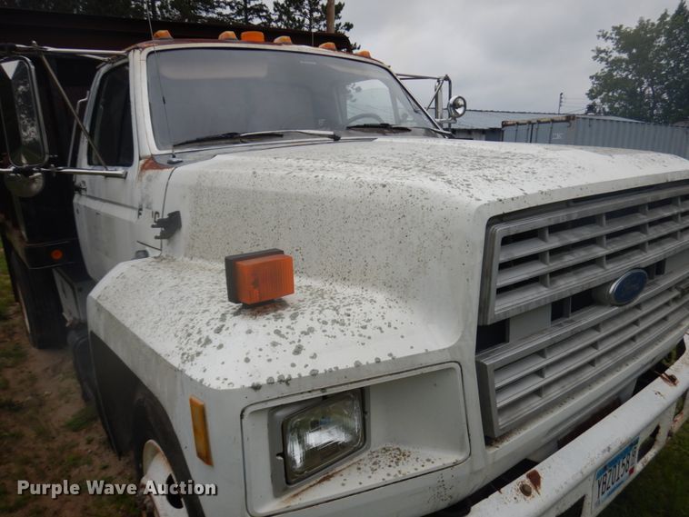 image for item IL9929 1991 Ford F700  dump truck