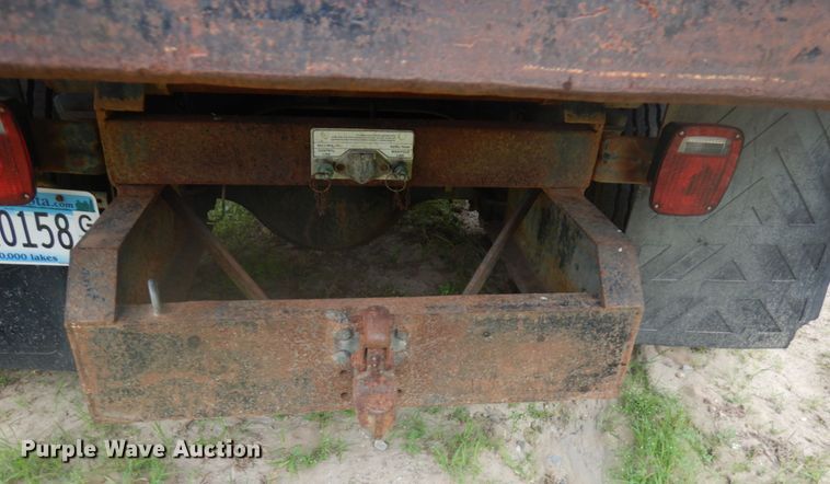 image for item IL9929 1991 Ford F700  dump truck