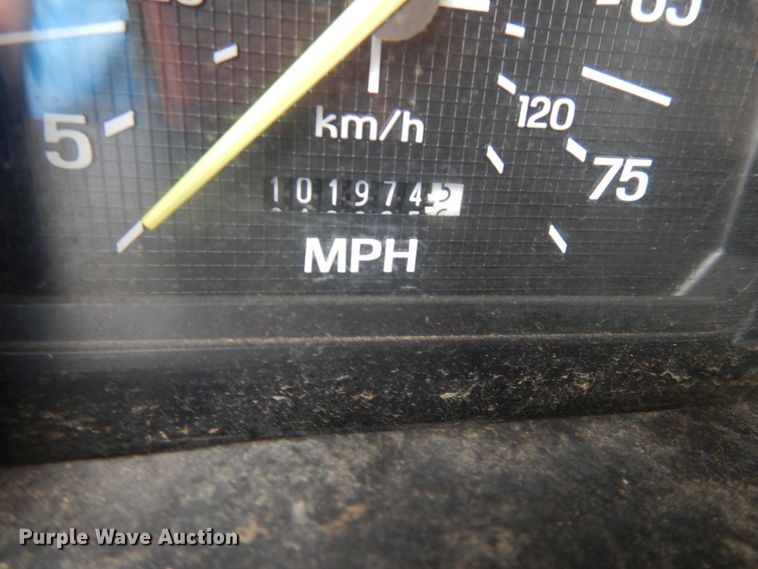 image for item IL9929 1991 Ford F700  dump truck