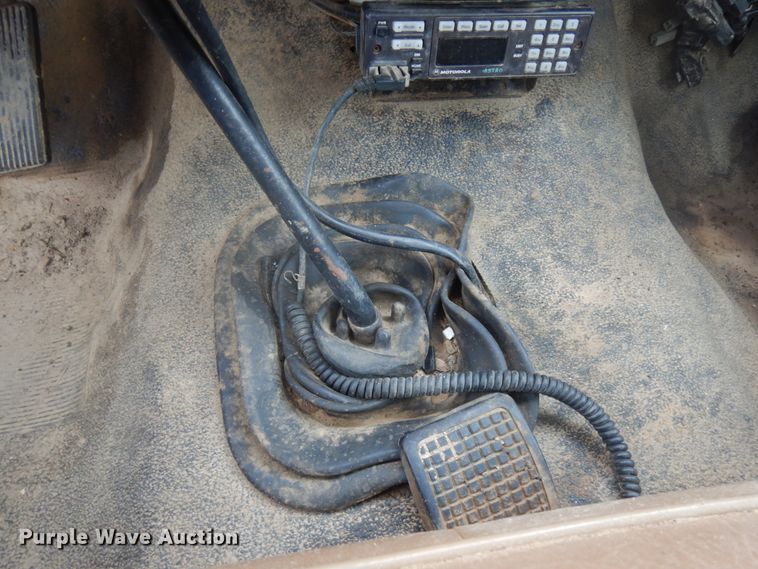 image for item IL9929 1991 Ford F700  dump truck