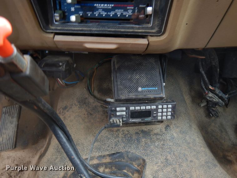 image for item IL9929 1991 Ford F700  dump truck