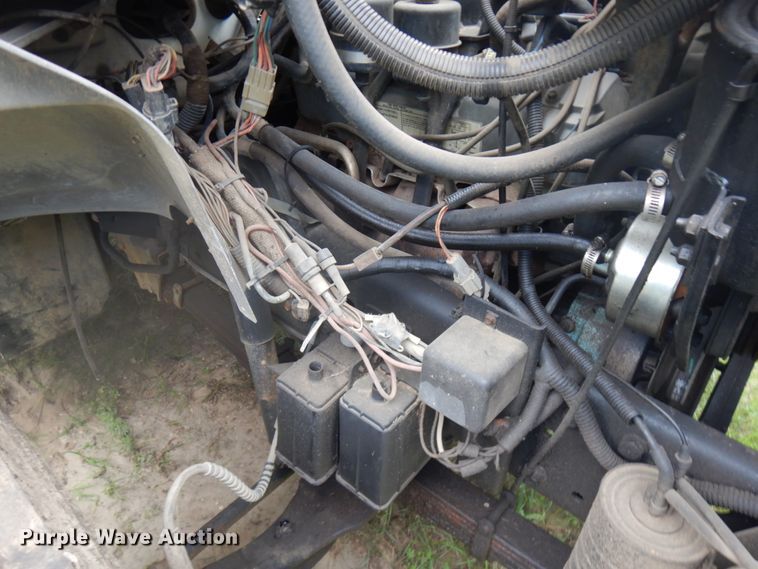 image for item IL9929 1991 Ford F700  dump truck