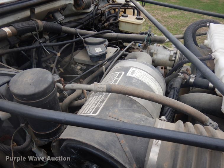 image for item IL9929 1991 Ford F700  dump truck