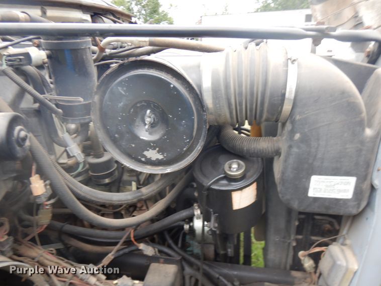 image for item IL9929 1991 Ford F700  dump truck