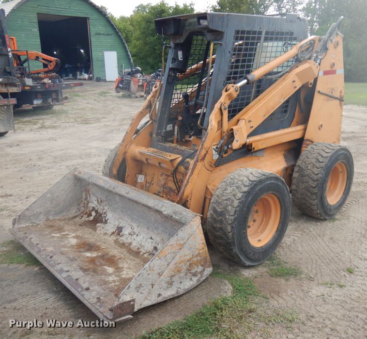 image for item IL9930 2002 Case 90XT  skid steer loader