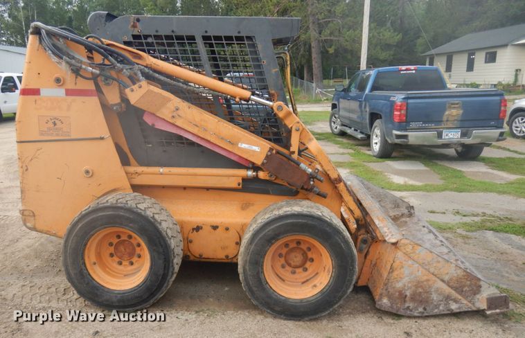image for item IL9930 2002 Case 90XT  skid steer loader
