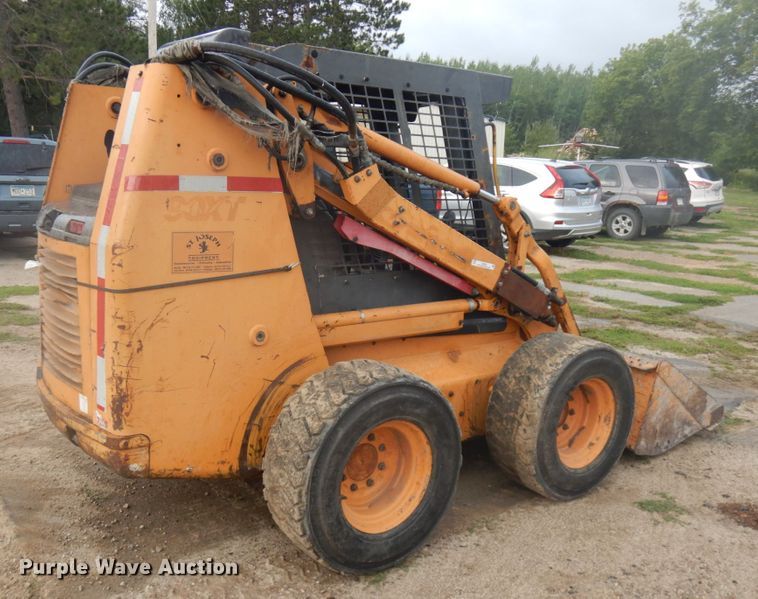 image for item IL9930 2002 Case 90XT  skid steer loader
