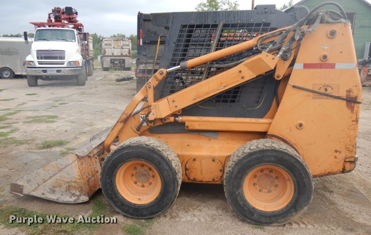 image for item IL9930 2002 Case 90XT  skid steer loader