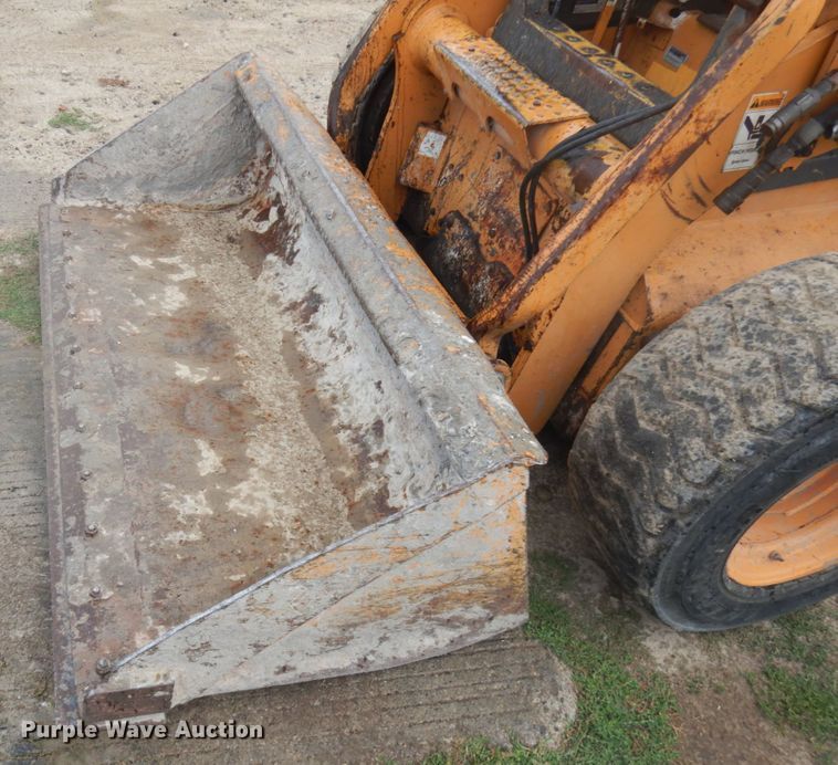 image for item IL9930 2002 Case 90XT  skid steer loader