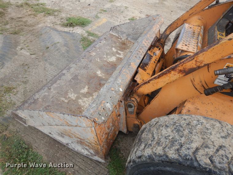 image for item IL9930 2002 Case 90XT  skid steer loader