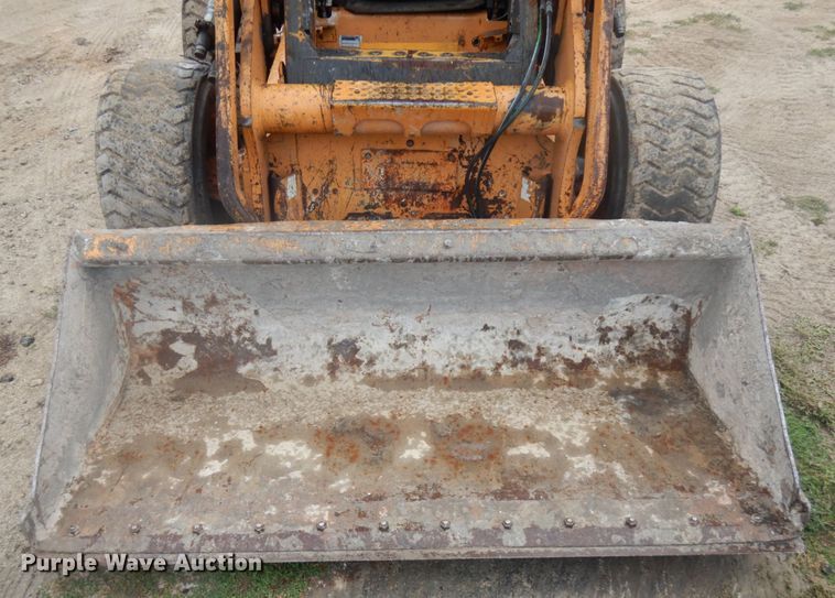 image for item IL9930 2002 Case 90XT  skid steer loader