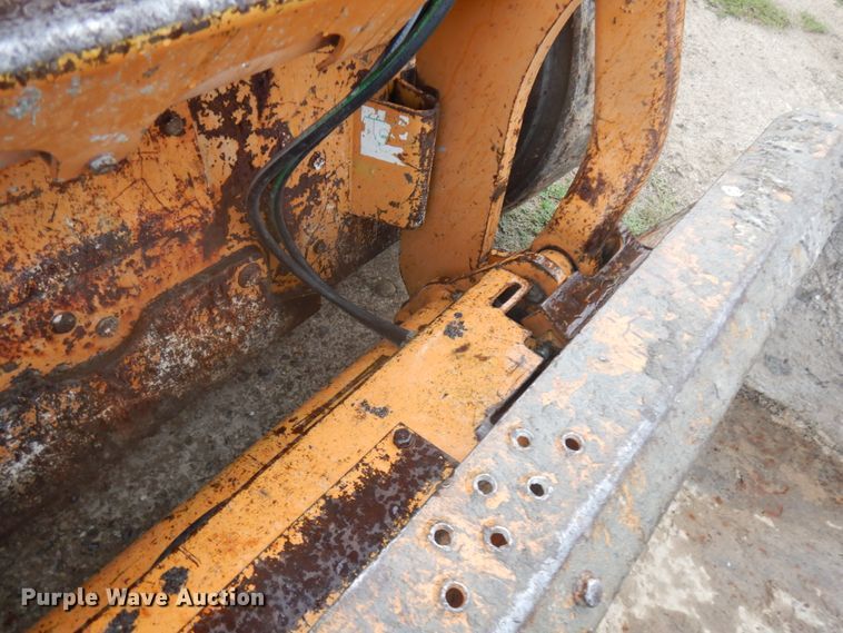 image for item IL9930 2002 Case 90XT  skid steer loader