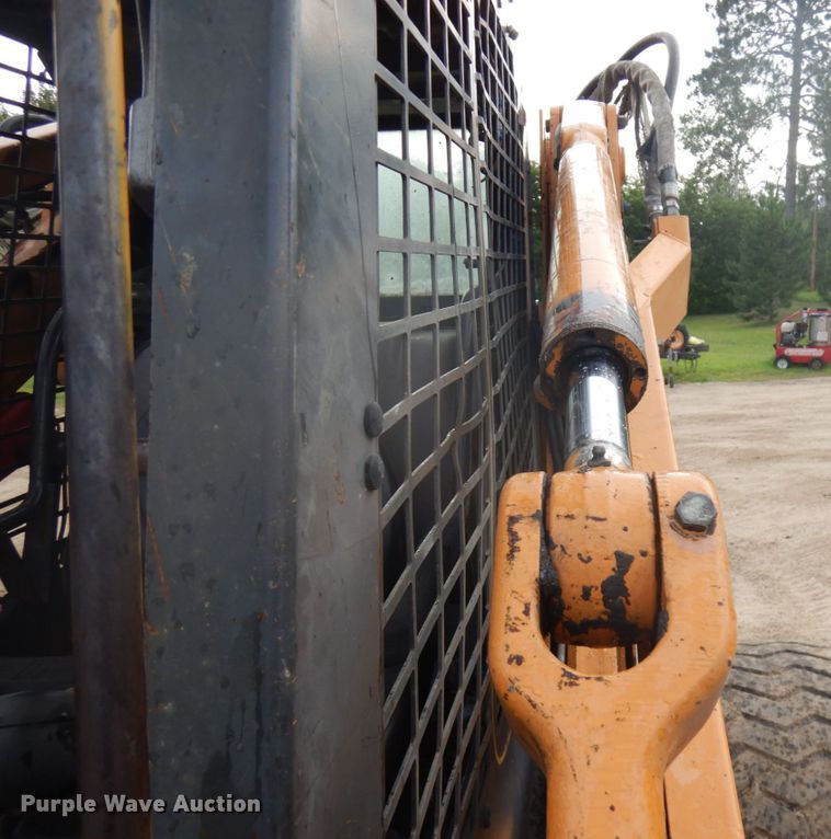 image for item IL9930 2002 Case 90XT  skid steer loader