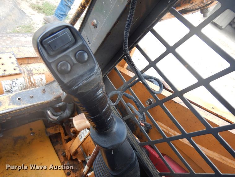 image for item IL9930 2002 Case 90XT  skid steer loader