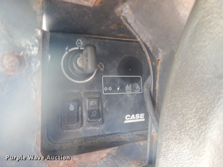 image for item IL9930 2002 Case 90XT  skid steer loader