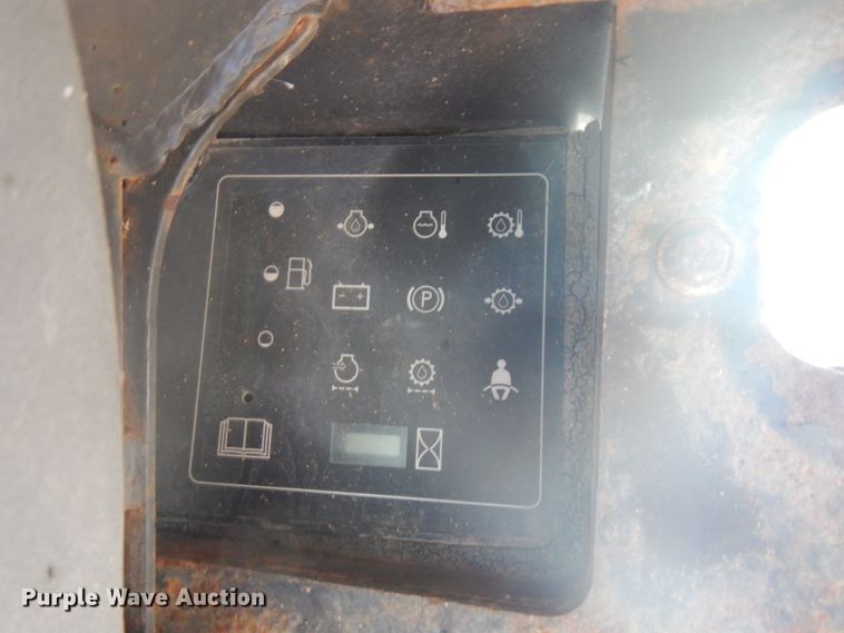 image for item IL9930 2002 Case 90XT  skid steer loader