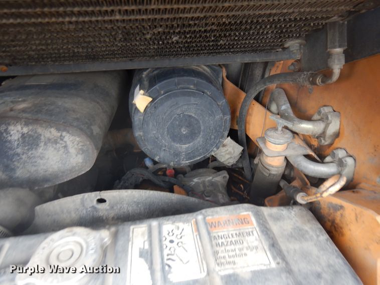 image for item IL9930 2002 Case 90XT  skid steer loader