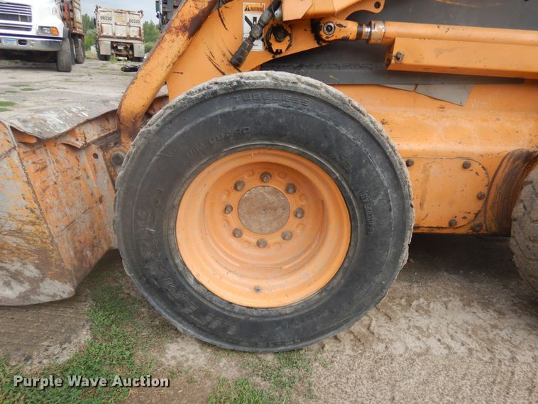 image for item IL9930 2002 Case 90XT  skid steer loader