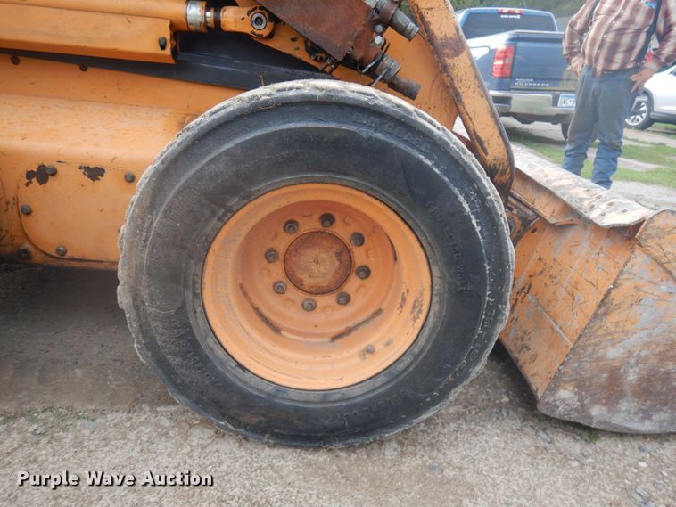 image for item IL9930 2002 Case 90XT  skid steer loader