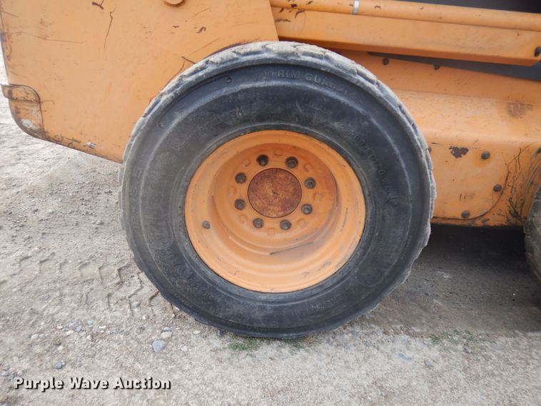 image for item IL9930 2002 Case 90XT  skid steer loader